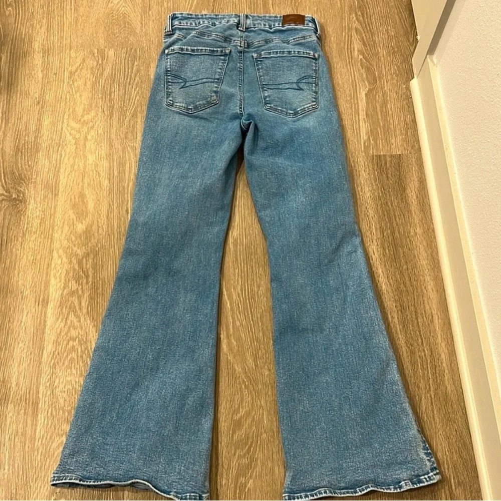 Like New 💙American Eagle Super High-Rise Flare 👖Wide Leg Jeans💙Size 6 - Picture 2 of 8